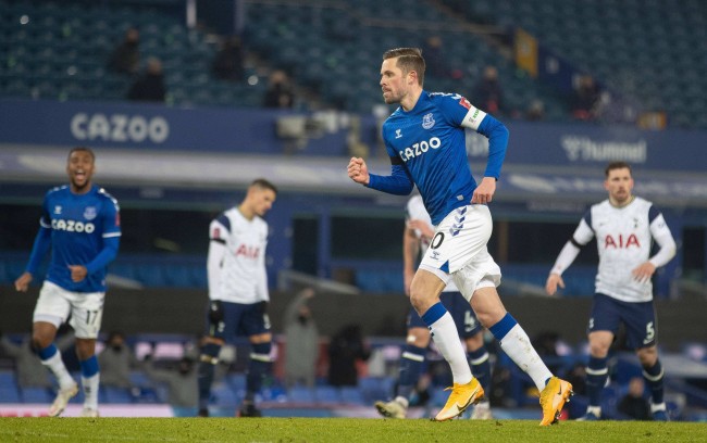 和球员身体 和球员身体